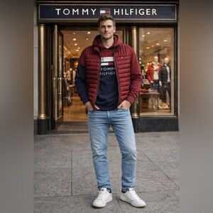 Tommy Hilfiger Men's Burgundy Quilted Puffer Vest